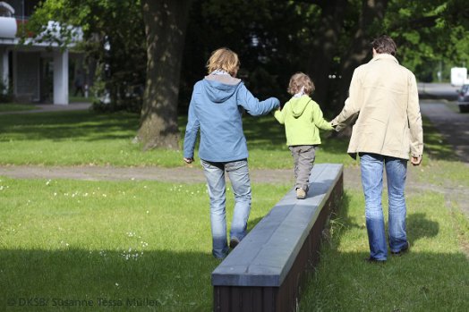 Familie von hinten